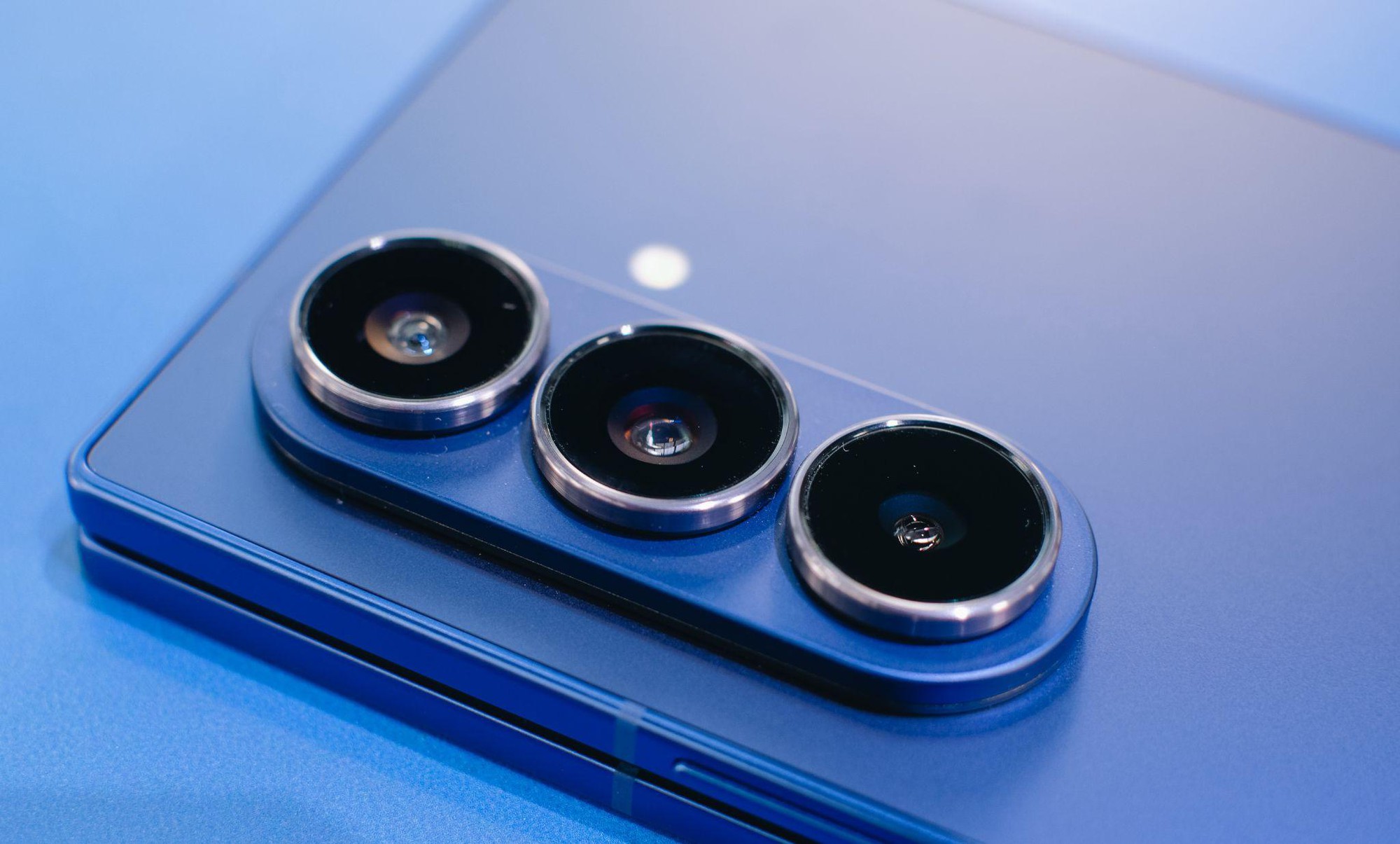 Từ bàn làm việc đến dạo phố: Galaxy Z Fold7 là thiết bị mà bạn cần cho mùa lễ hội này - Ảnh 6. Từ bàn làm việc đến dạo phố: Galaxy Z Fold7 là thiết bị mà bạn cần cho mùa lễ hội này - Ảnh 6.