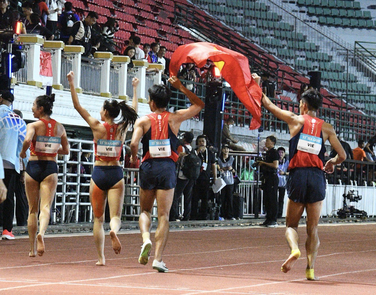 - Ảnh 3. - Ảnh 3.