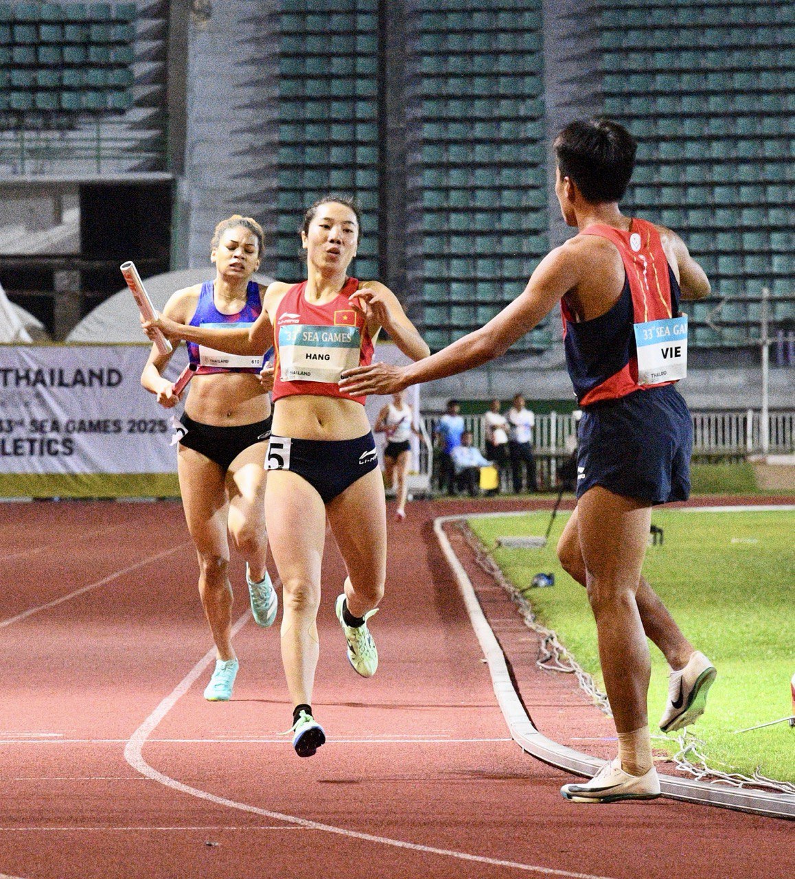 - Ảnh 11. - Ảnh 11.