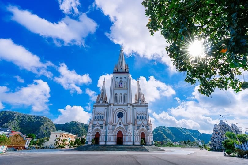 Tập đoàn Xuân Thành tài trợ 400 tỷ xây thánh đường lớn nhất Việt Nam tại Ninh Bình - Ảnh 2. Tập đoàn Xuân Thành tài trợ 400 tỷ xây thánh đường lớn nhất Việt Nam tại Ninh Bình - Ảnh 2.