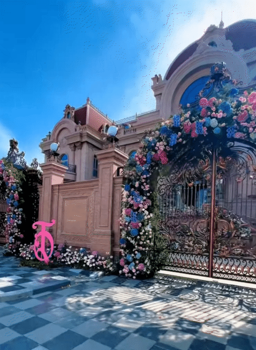 Lại thêm một đám cưới của ái nữ tập đoàn: Cứ nhìn cổng hoa và tòa lâu đài phía sau là biết!- Ảnh 5.