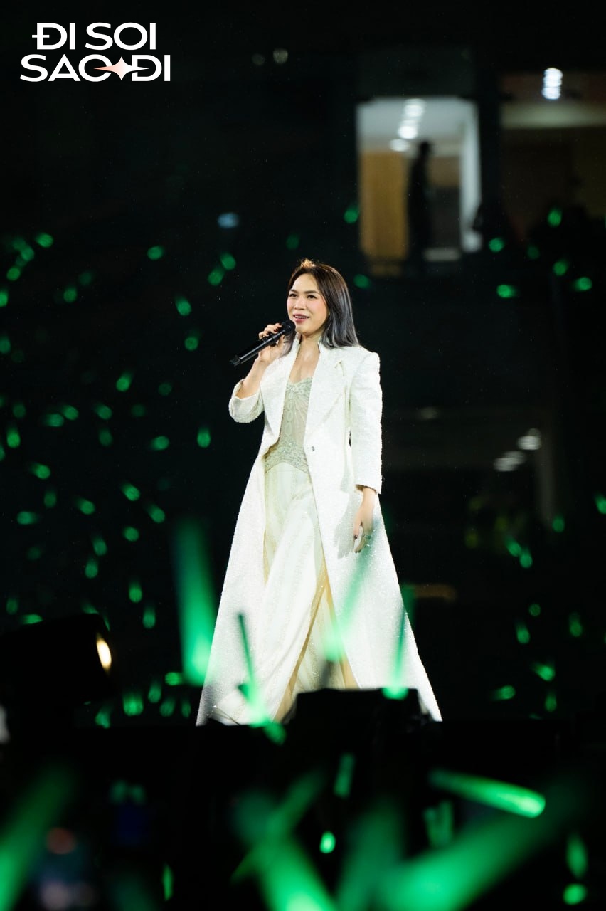 Đại hội xin lỗi tại concert Mỹ Tâm- Ảnh 1. Đại hội xin lỗi tại concert Mỹ Tâm- Ảnh 1.