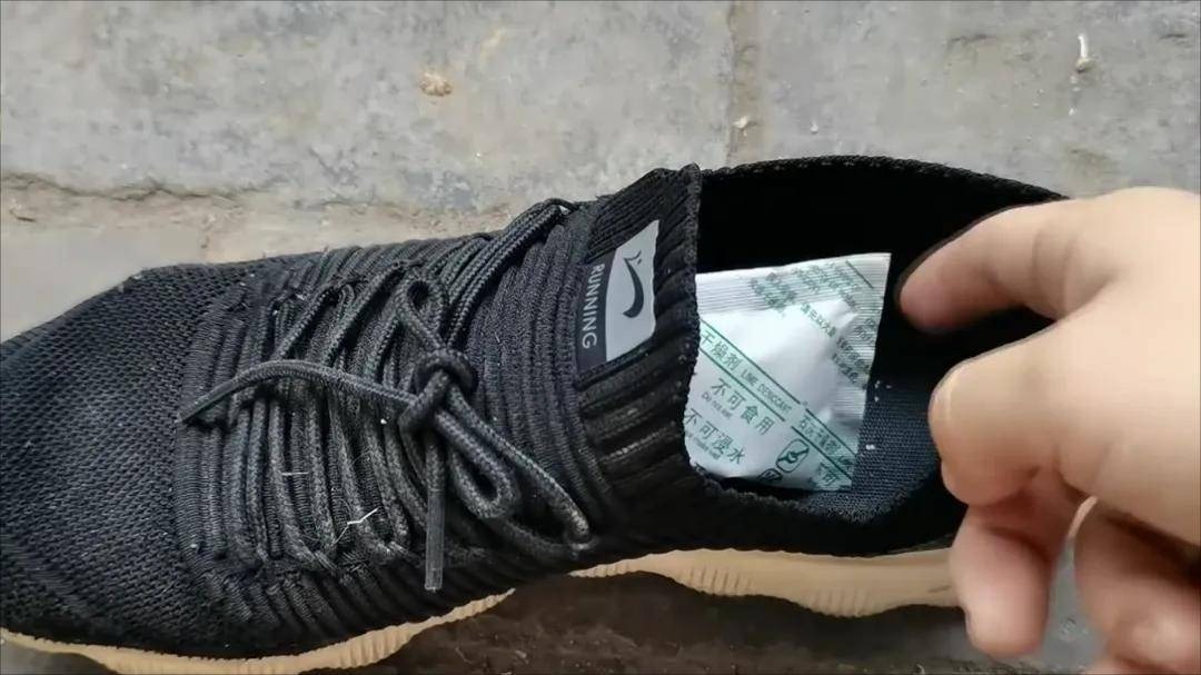 5 sự thật về gói hút ẩm, tôi mất 40 năm cuộc đời để biết- Ảnh 5. 5 sự thật về gói hút ẩm, tôi mất 40 năm cuộc đời để biết- Ảnh 5.