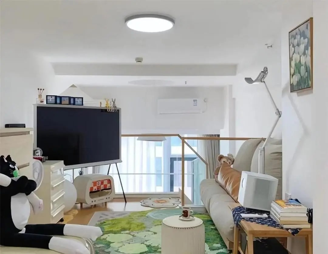 Căn hộ 14 m² Hong Kong: Thiết kế thông minh với 2 phòng khách tiện nghi - Ảnh 3. Căn hộ 14 m² Hong Kong: Thiết kế thông minh với 2 phòng khách tiện nghi - Ảnh 3.