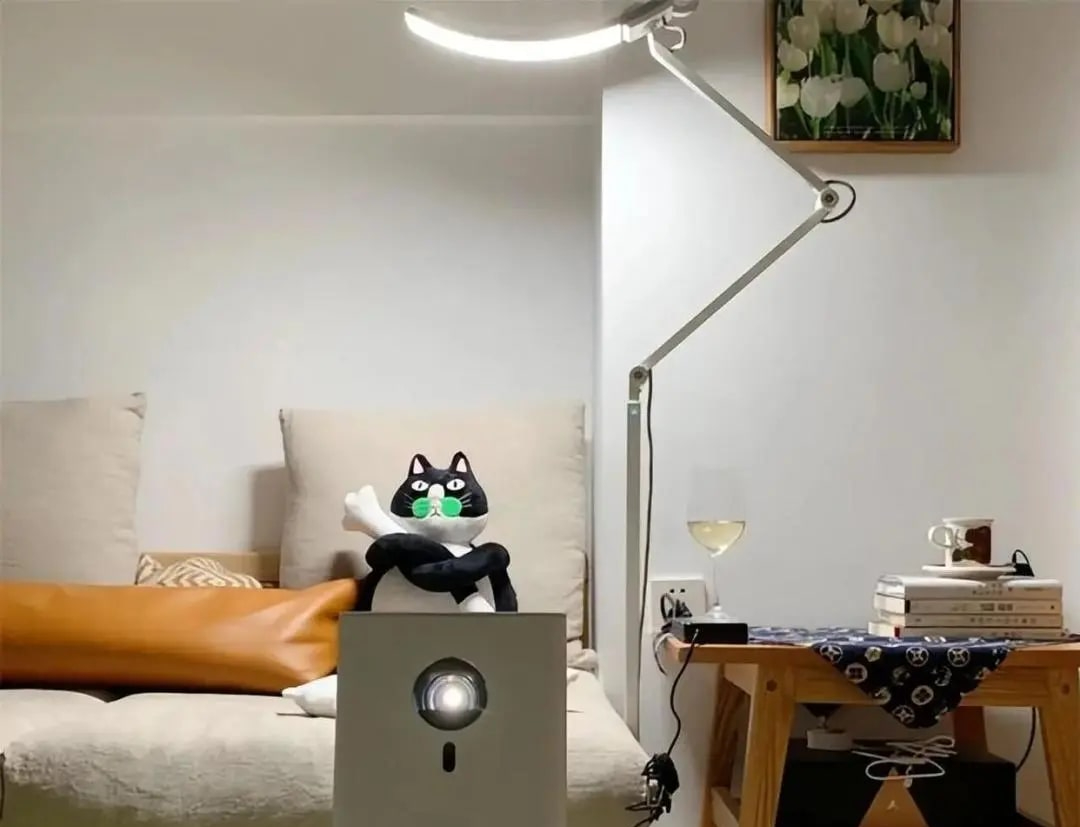 Căn hộ 14 m² Hong Kong: Thiết kế thông minh với 2 phòng khách tiện nghi - Ảnh 7. Căn hộ 14 m² Hong Kong: Thiết kế thông minh với 2 phòng khách tiện nghi - Ảnh 7.