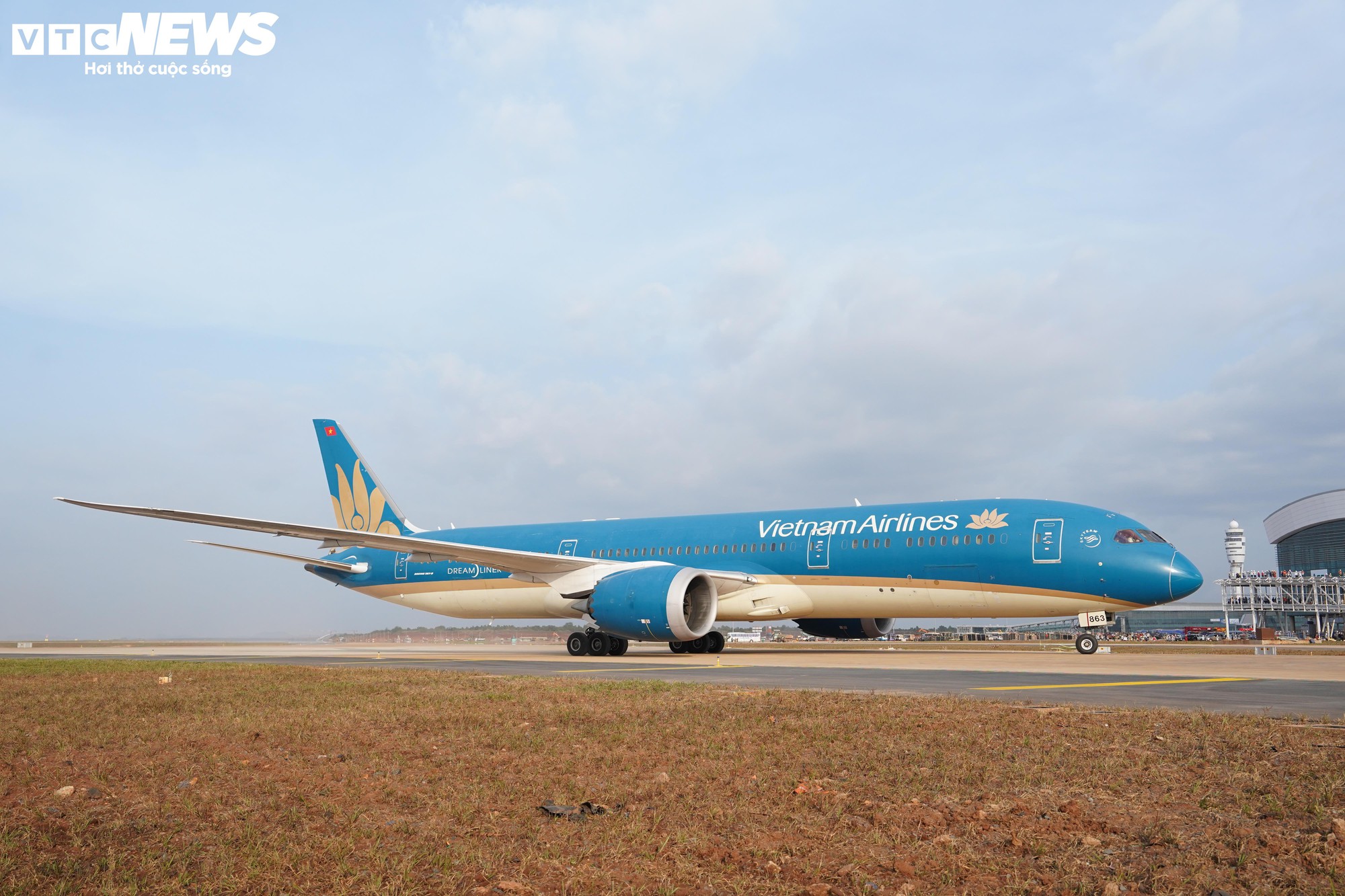 Cận cảnh chuyến bay kỹ thuật đầu tiên tại sân bay Long Thành , bước chuẩn bị quan trọng - Ảnh 3. Cận cảnh chuyến bay kỹ thuật đầu tiên tại sân bay Long Thành , bước chuẩn bị quan trọng - Ảnh 3.