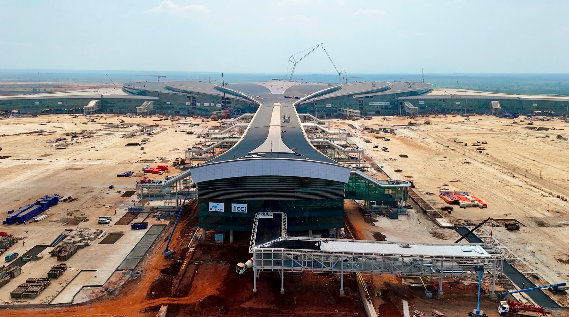 Chuyến bay đầu tiên tới Sân bay Long Thành của Vietnam Airlines , Vietjet và Bamboo Airways - Ảnh 1. Chuyến bay đầu tiên tới Sân bay Long Thành của Vietnam Airlines , Vietjet và Bamboo Airways - Ảnh 1.