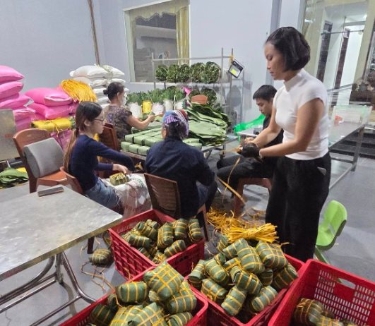 Sếp Viettel Post bán bánh chưng Bờ Đậu: Kết nối Nông sản Thái Nguyên đến tay người tiêu dùng - Ảnh 2. Sếp Viettel Post bán bánh chưng Bờ Đậu: Kết nối Nông sản Thái Nguyên đến tay người tiêu dùng - Ảnh 2.