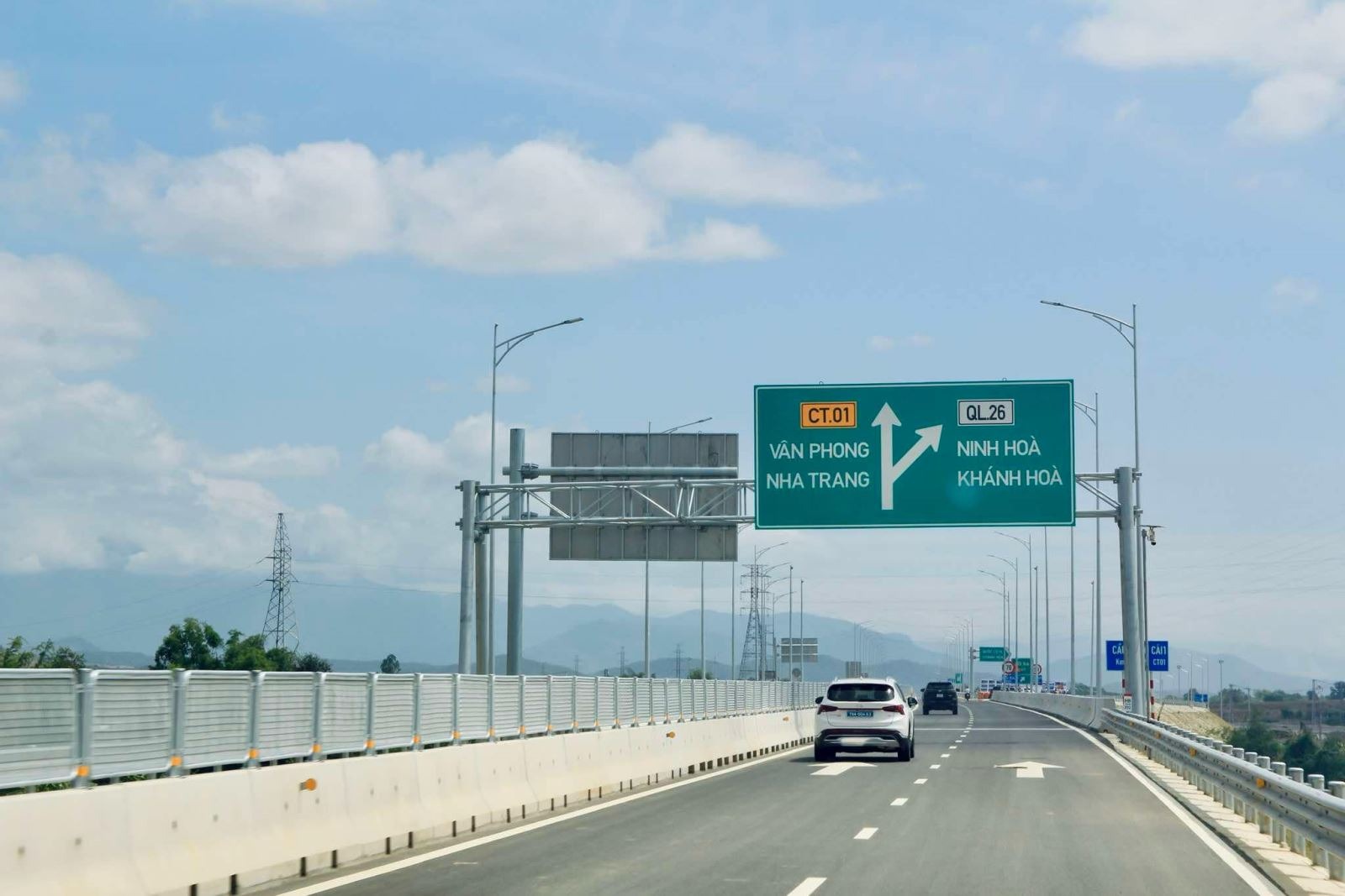 Chính thức 4 ngày nữa sẽ thông xe đoạn cuối tuyến cao tốc 11.800 tỷ đồng giúp Tập đoàn Sơn Hải “ẵm” hơn 100 tỷ đồng tiền thưởng nhờ thi công thần tốc - Ảnh 1.