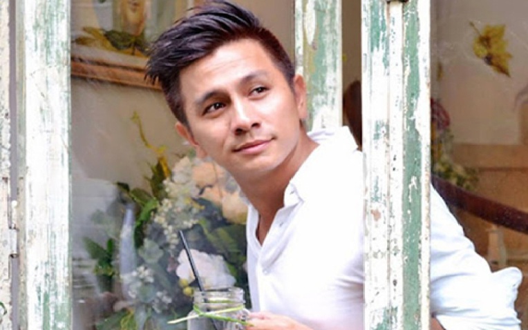 Nghệ sĩ Đình Toàn chia sẻ cuộc sống độc thân và hành trình làm nghề diễn viên - Ảnh 1.