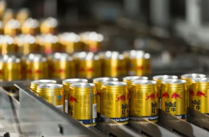 Guan Yuxiang: Nữ hoàng lon đồ uống khởi nghiệp thành công ở tuổi 50 , lợi nhuận 37 . 000 Tỷ / năm - Ảnh 3. Guan Yuxiang: Nữ hoàng lon đồ uống khởi nghiệp thành công ở tuổi 50 , lợi nhuận 37 . 000 Tỷ / năm - Ảnh 3.