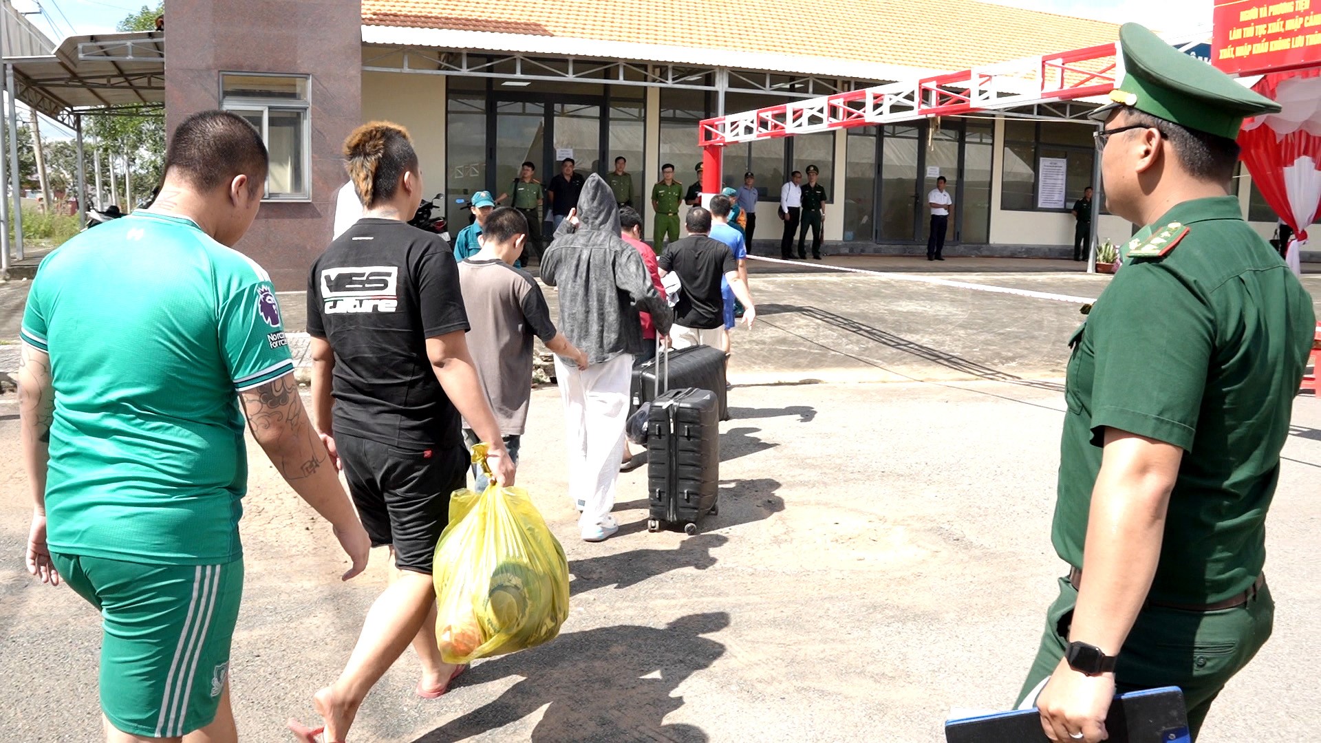 Nam thanh niên bị cưỡng ép cắt thận khi làm việc nhẹ lương cao tại Campuchia - Ảnh 1. Nam thanh niên bị cưỡng ép cắt thận khi làm việc nhẹ lương cao tại Campuchia - Ảnh 1.