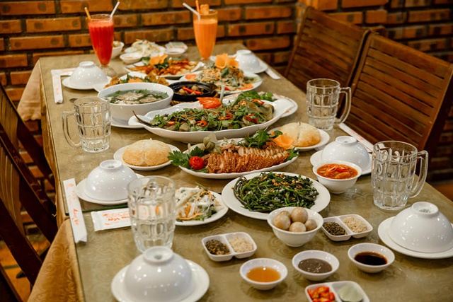 Bữa ăn gia đình 5 triệu và cuộc chiến con dâu nhà chồng ai Sai trong câu chuyện này - Ảnh 2. Bữa ăn gia đình 5 triệu và cuộc chiến con dâu nhà chồng ai Sai trong câu chuyện này - Ảnh 2.