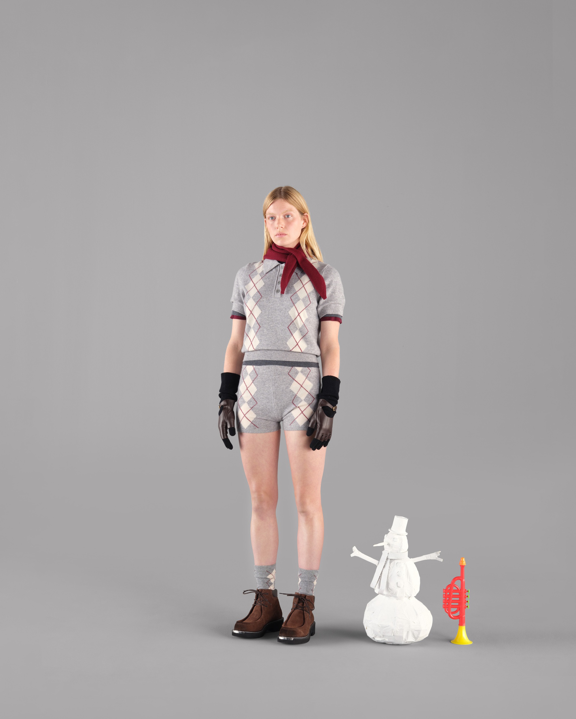 Phong cách thanh lịch Pháp trong không khí lễ hội: SANDRO Holiday 2025 ra mắt - Ảnh 1.