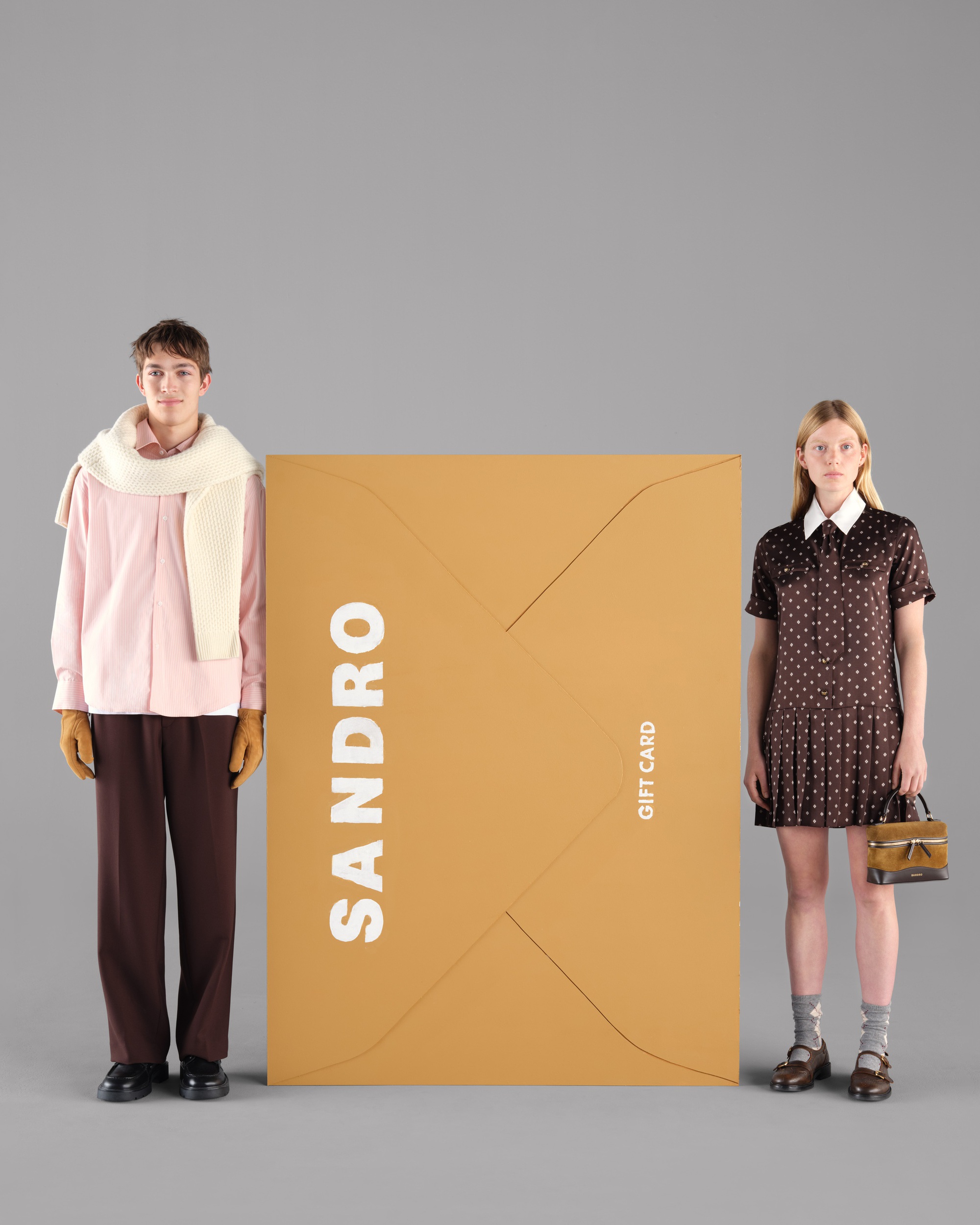 Phong cách thanh lịch Pháp trong không khí lễ hội: SANDRO Holiday 2025 ra mắt - Ảnh 9.