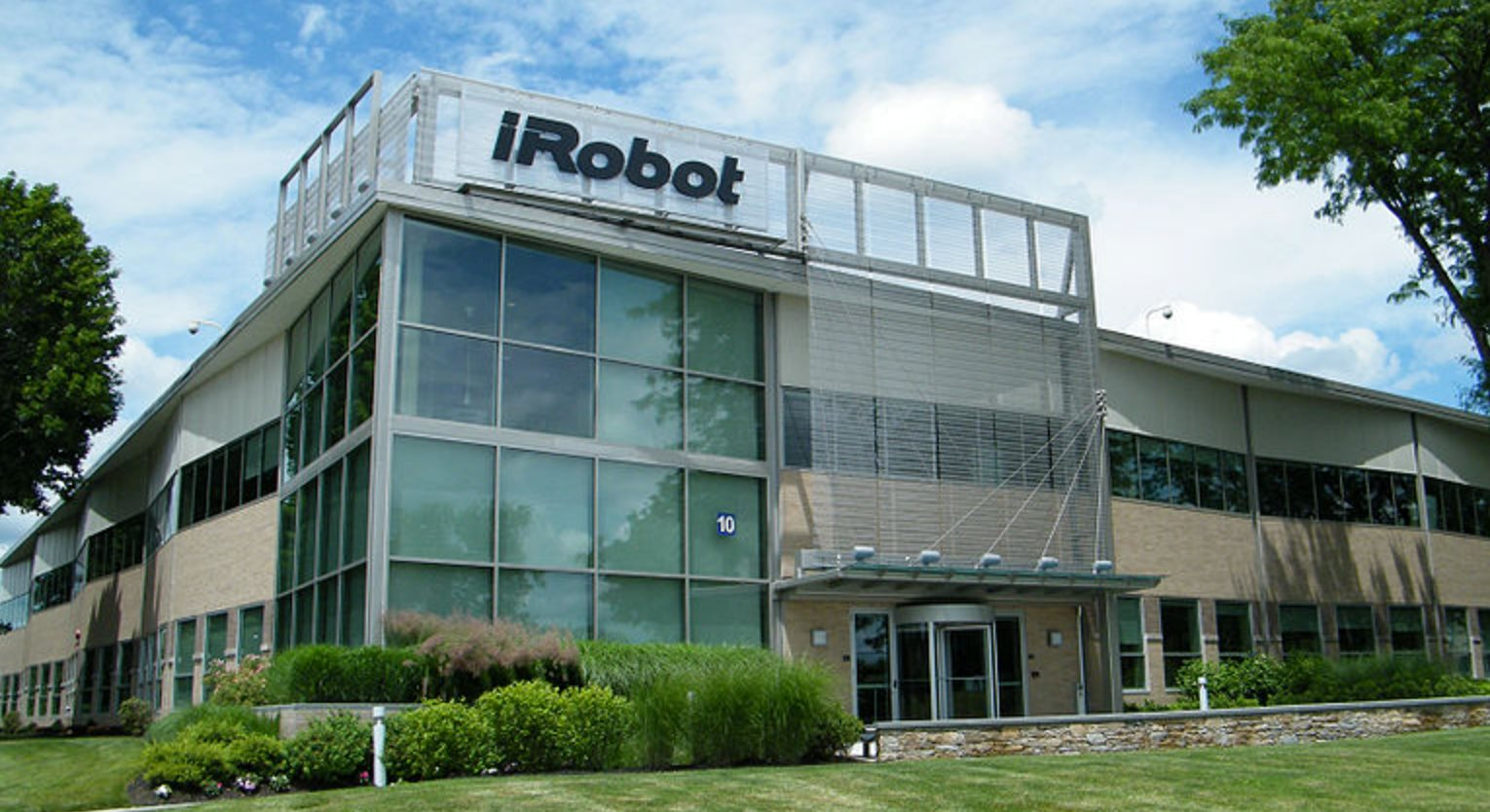 IRobot nộp đơn xin phá sản và chuyển nhượng cho đối tác Trung Quốc - Ảnh 2. IRobot nộp đơn xin phá sản và chuyển nhượng cho đối tác Trung Quốc - Ảnh 2.