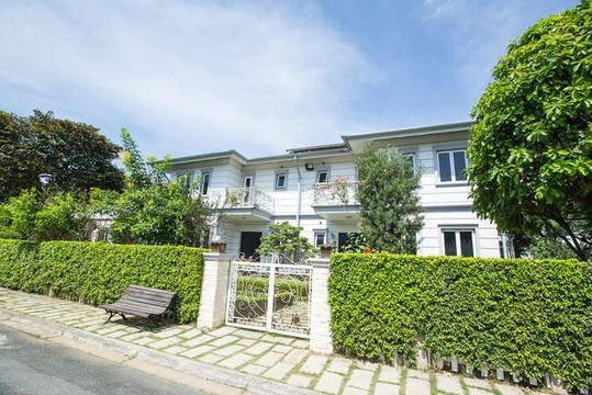 Hồ Quỳnh Hương: Nữ đại gia đất mỏ sở hữu bất động sản trải dài từ Bắc vào Nam - Ảnh 3.