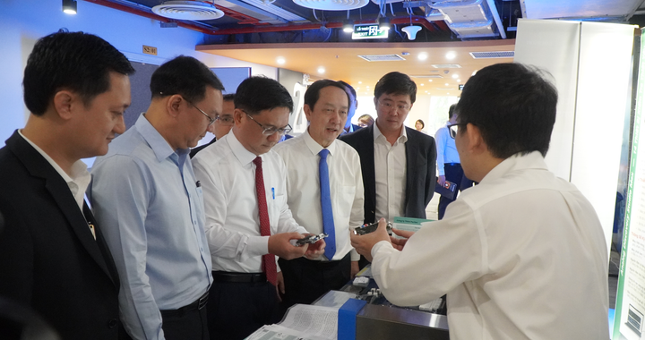 Việt Nam phát triển nhân lực bán dẫn , hướng tới 100 . 000 Kỹ sư trong ngành công nghiệp cao - Ảnh 2. Việt Nam phát triển nhân lực bán dẫn , hướng tới 100 . 000 Kỹ sư trong ngành công nghiệp cao - Ảnh 2.