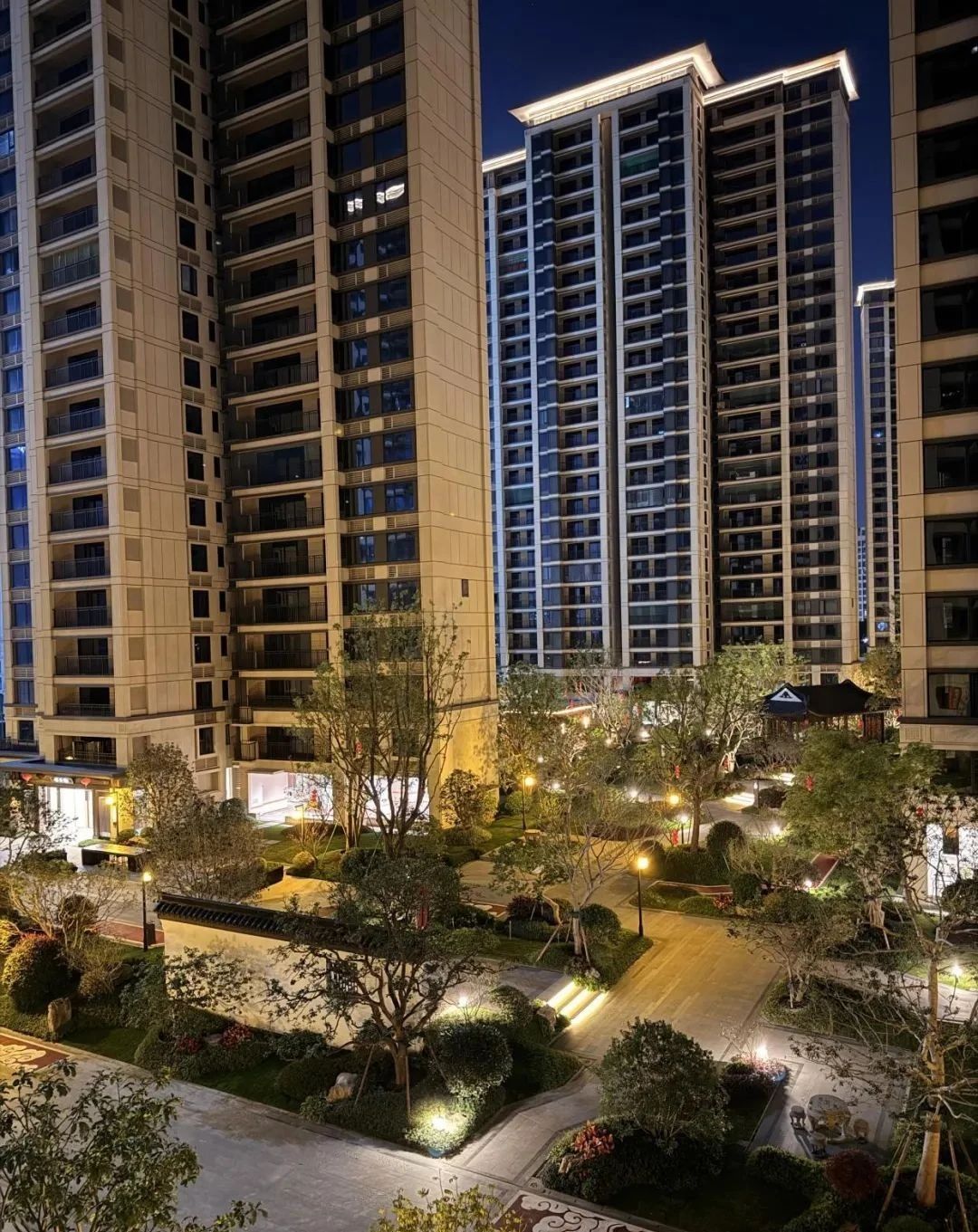 Đánh giá chất lượng sống khu chung cư qua ánh đèn vào lúc 19 giờ - Ảnh 3. Đánh giá chất lượng sống khu chung cư qua ánh đèn vào lúc 19 giờ - Ảnh 3.