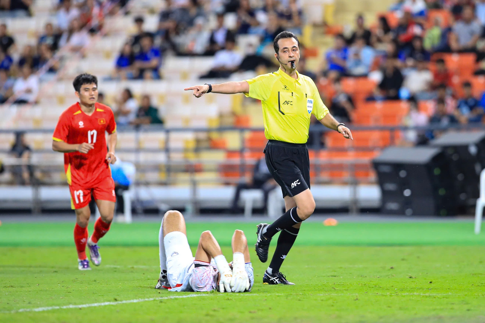 Bùng nổ cảm xúc SEA Games: U22 Việt Nam thi đấu kiên cường trước Thái Lan - Ảnh 4. Bùng nổ cảm xúc SEA Games: U22 Việt Nam thi đấu kiên cường trước Thái Lan - Ảnh 4.