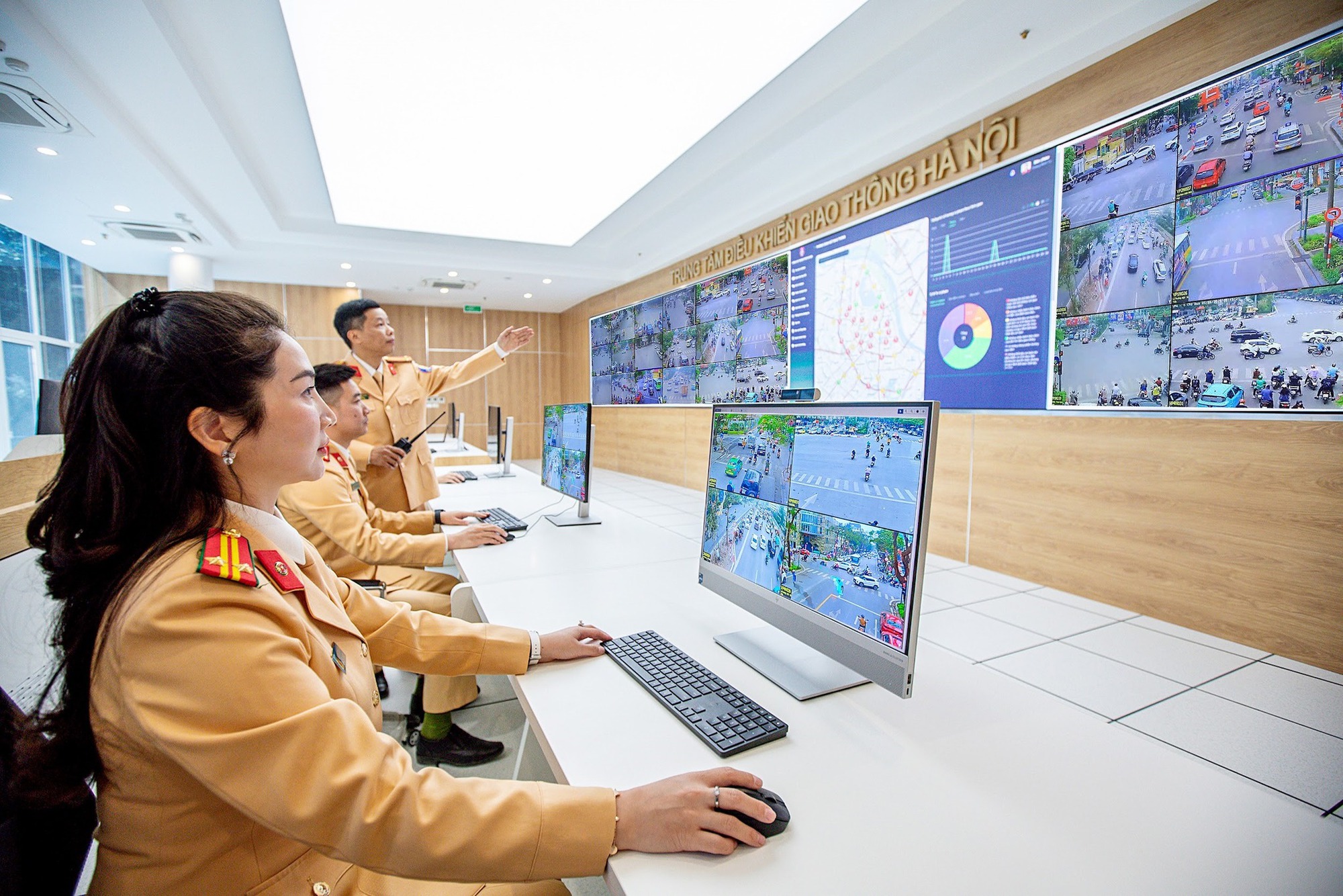 1.837 camera AI trên khắp Hà Nội "soi" được bao nhiêu người vi phạm, lỗi nào nhiều nhất sau 5 ngày?- Ảnh 6.