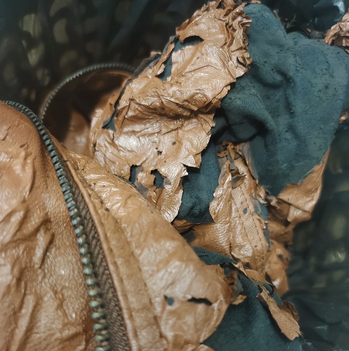 6 Sai lầm khi dùng máy giặt khiến Quần áo và thiết bị nhanh hỏng - Ảnh 2. 6 Sai lầm khi dùng máy giặt khiến Quần áo và thiết bị nhanh hỏng - Ảnh 2.