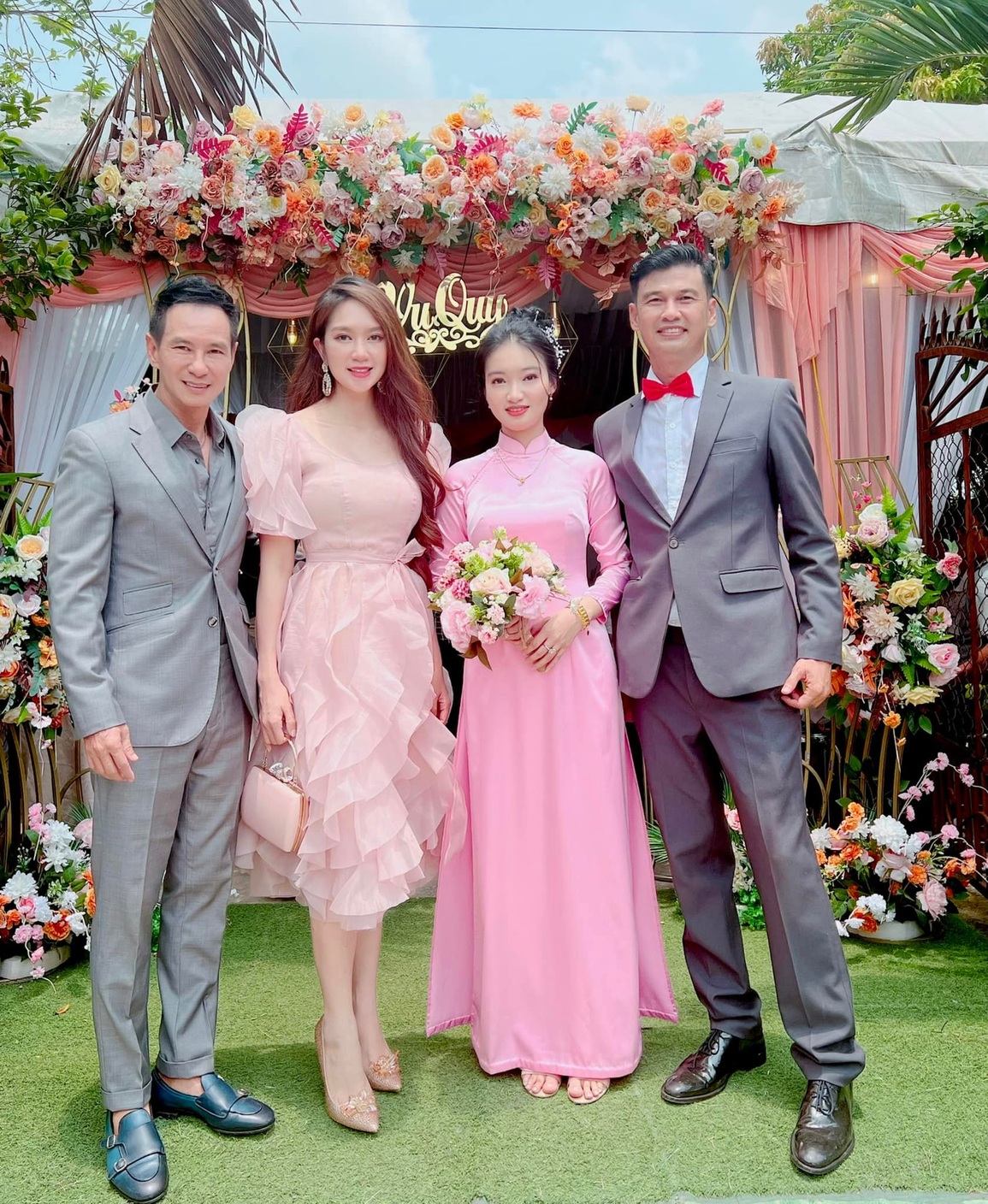 Tiết Cương: Nghệ sĩ cưới vợ kém 26 tuổi , sống an yên về quê làm nông - Ảnh 5. Tiết Cương: Nghệ sĩ cưới vợ kém 26 tuổi , sống an yên về quê làm nông - Ảnh 5.