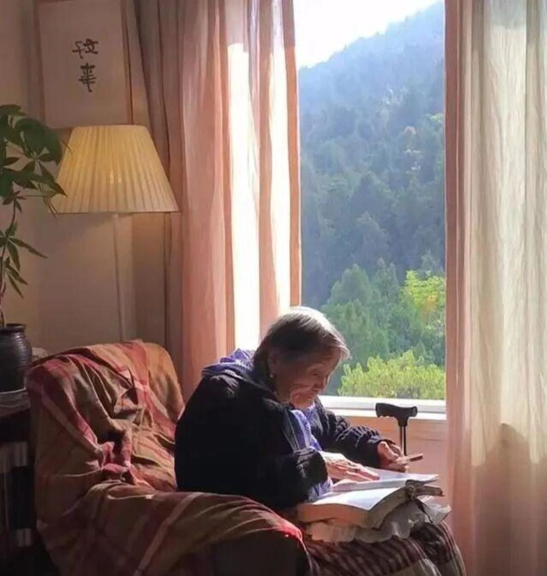 Cụ bà 92 tuổi sống chậm Giữa Cuộc đời hiện đại , tự chăm sóc mình thanh thản - Ảnh 8. Cụ bà 92 tuổi sống chậm Giữa Cuộc đời hiện đại , tự chăm sóc mình thanh thản - Ảnh 8.