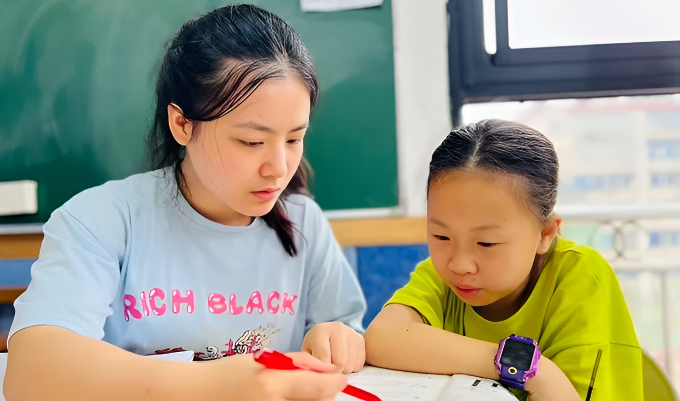 Lương cao nhưng vẫn lo lắng về giáo dục con cái: Tư duy tự phân biệt chính mình - Ảnh 1. Lương cao nhưng vẫn lo lắng về giáo dục con cái: Tư duy tự phân biệt chính mình - Ảnh 1.