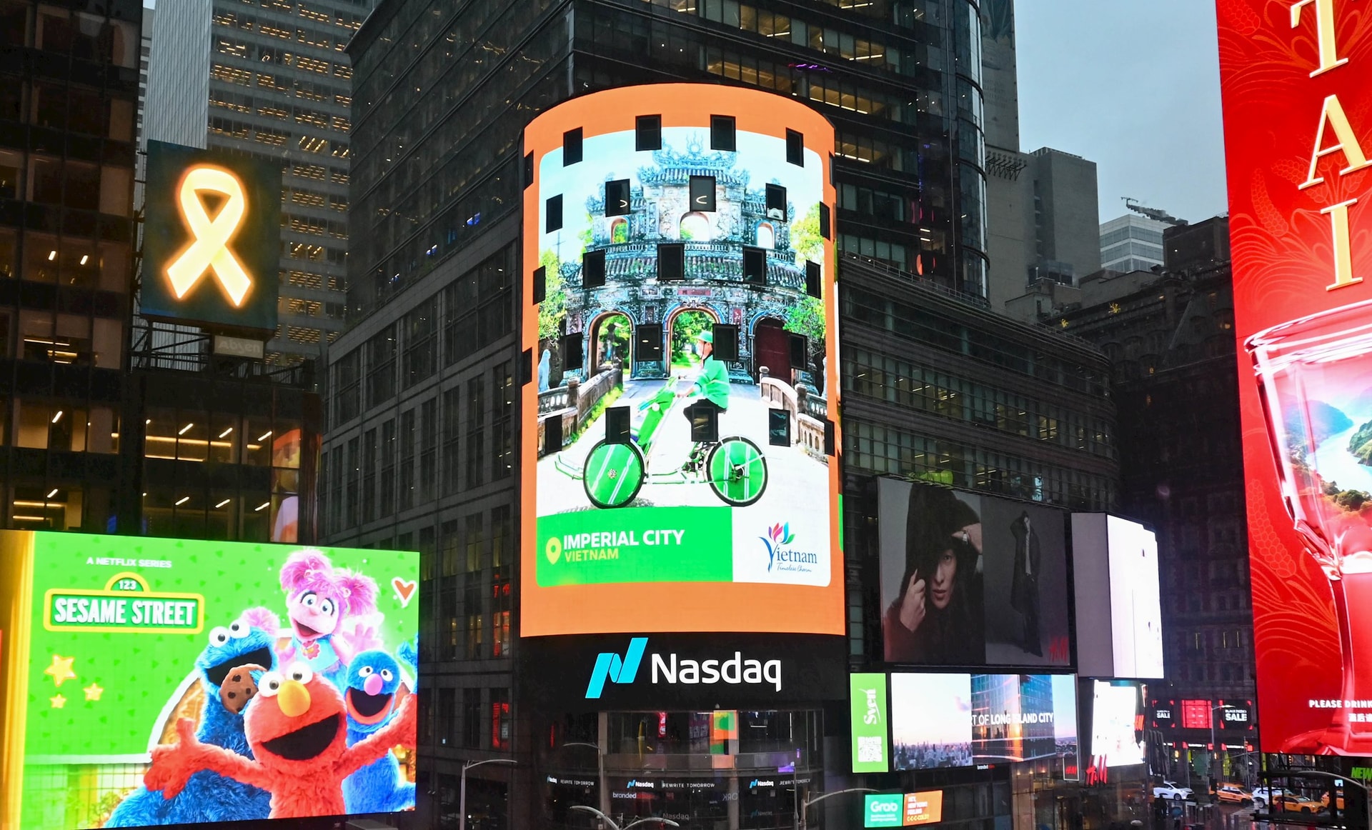 Việt Nam tỏa sáng tại Quảng trường Thời Đại với ẩm thực và văn hóa độc đáo - Ảnh 1. Việt Nam tỏa sáng tại Quảng trường Thời Đại với ẩm thực và văn hóa độc đáo - Ảnh 1.