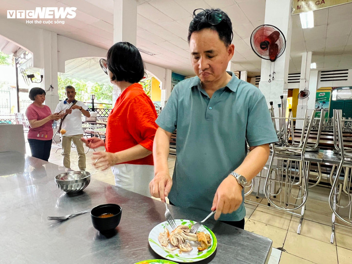 Suất ăn bán trú 38 . 000 Đồng bị tố ít , trường cho phép mua thêm thức ăn - Ảnh 2. Suất ăn bán trú 38 . 000 Đồng bị tố ít , trường cho phép mua thêm thức ăn - Ảnh 2.