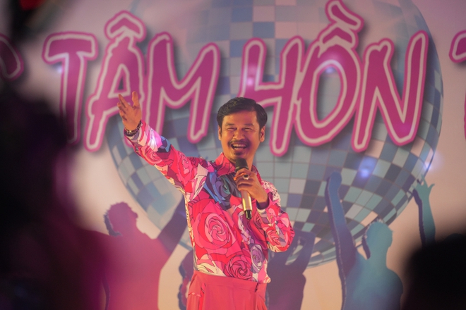 Tiết Cương: Nghệ sĩ cưới vợ kém 26 tuổi , sống an yên về quê làm nông - Ảnh 2. Tiết Cương: Nghệ sĩ cưới vợ kém 26 tuổi , sống an yên về quê làm nông - Ảnh 2.