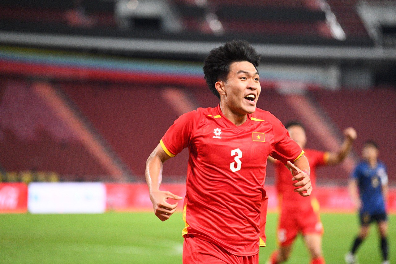 Bùng nổ cảm xúc SEA Games: U22 Việt Nam thi đấu kiên cường trước Thái Lan - Ảnh 9. Bùng nổ cảm xúc SEA Games: U22 Việt Nam thi đấu kiên cường trước Thái Lan - Ảnh 9.