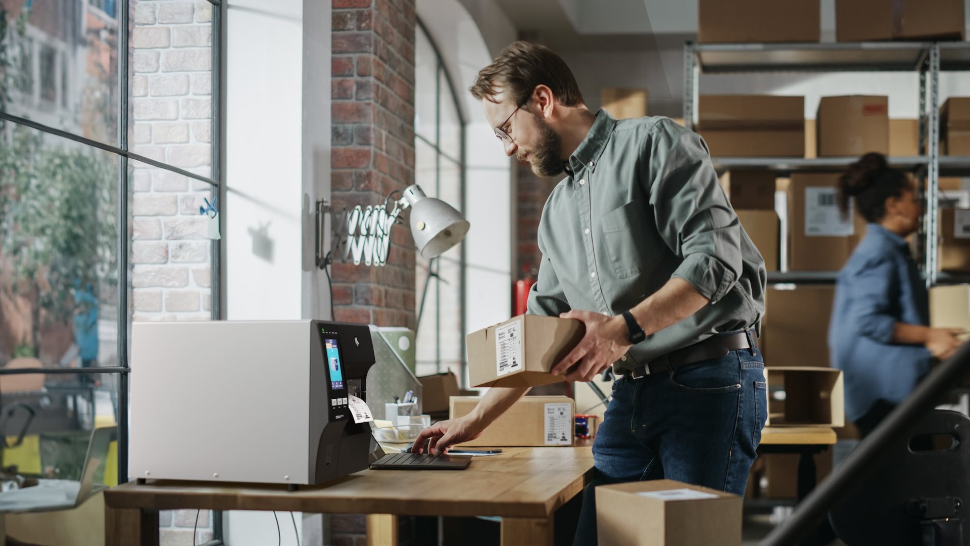 Bán lẻ và Gen AI: Giải pháp chống thất thoát và nâng cao trải nghiệm khách hàng - Ảnh 2. Bán lẻ và Gen AI: Giải pháp chống thất thoát và nâng cao trải nghiệm khách hàng - Ảnh 2.