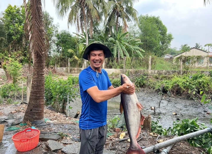 Tiết Cương: Nghệ sĩ cưới vợ kém 26 tuổi , sống an yên về quê làm nông - Ảnh 7. Tiết Cương: Nghệ sĩ cưới vợ kém 26 tuổi , sống an yên về quê làm nông - Ảnh 7.