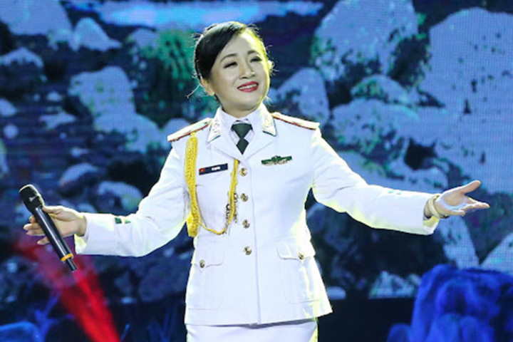 NSND Vi Hoa: Chim sơn ca của núi rừng và hành trình nghệ thuật đầy cảm hứng - Ảnh 1. NSND Vi Hoa: Chim sơn ca của núi rừng và hành trình nghệ thuật đầy cảm hứng - Ảnh 1.