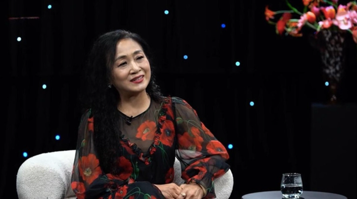 NSND Vi Hoa: Chim sơn ca của núi rừng và hành trình nghệ thuật đầy cảm hứng - Ảnh 2. NSND Vi Hoa: Chim sơn ca của núi rừng và hành trình nghệ thuật đầy cảm hứng - Ảnh 2.