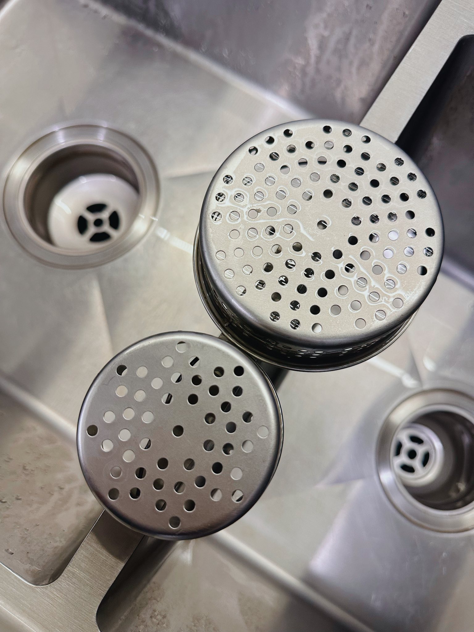 Mẹ 2 con dọn 6 tầng nhà chỉ 1 tiếng mỗi ngày: Nhờ một “chiêu” đơn giản mà tầng nào cũng sạch thơm bóng loáng- Ảnh 22.