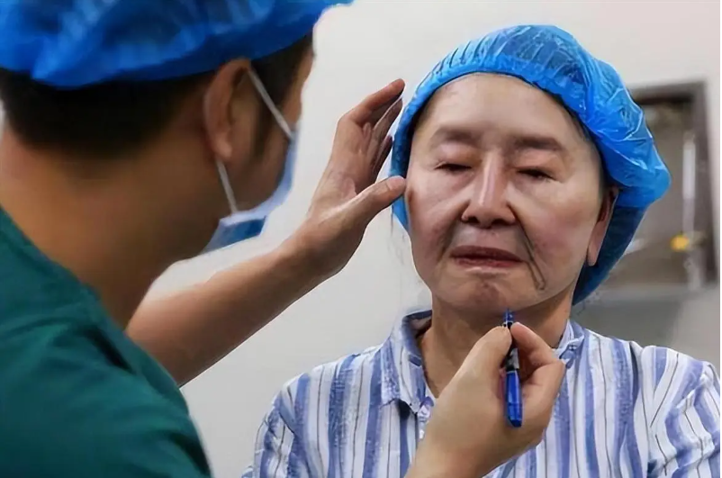 Cô gái 28 tuổi bỗng 