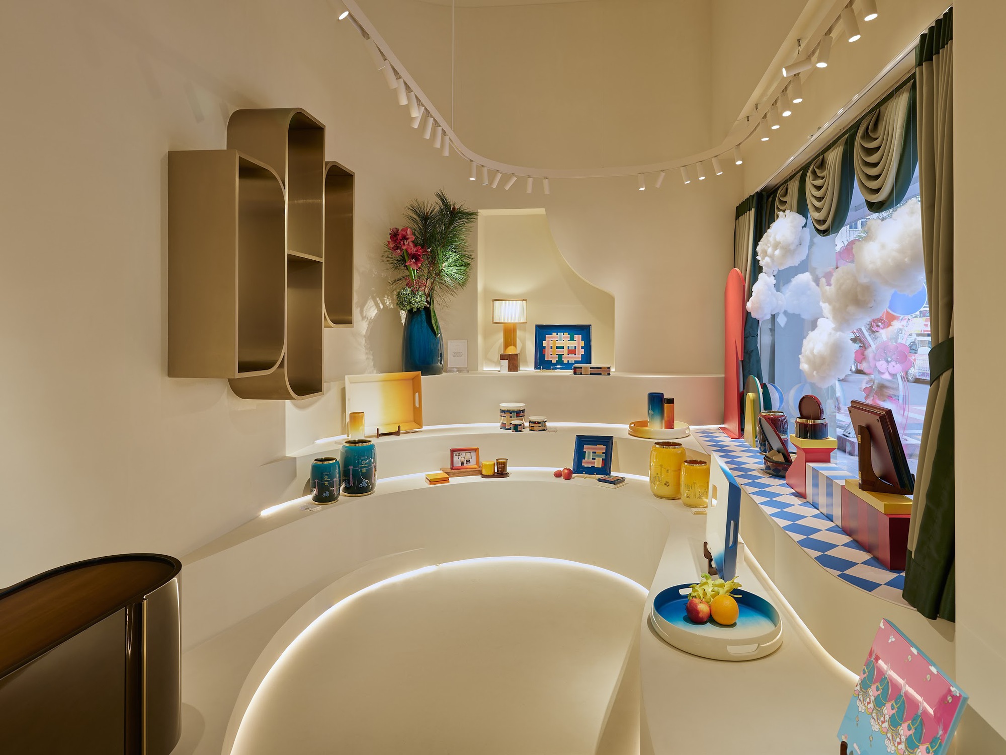 Một điểm hẹn mới của sơn mài Việt trên “trục đường vàng” Đồng Khởi- Ảnh 5.