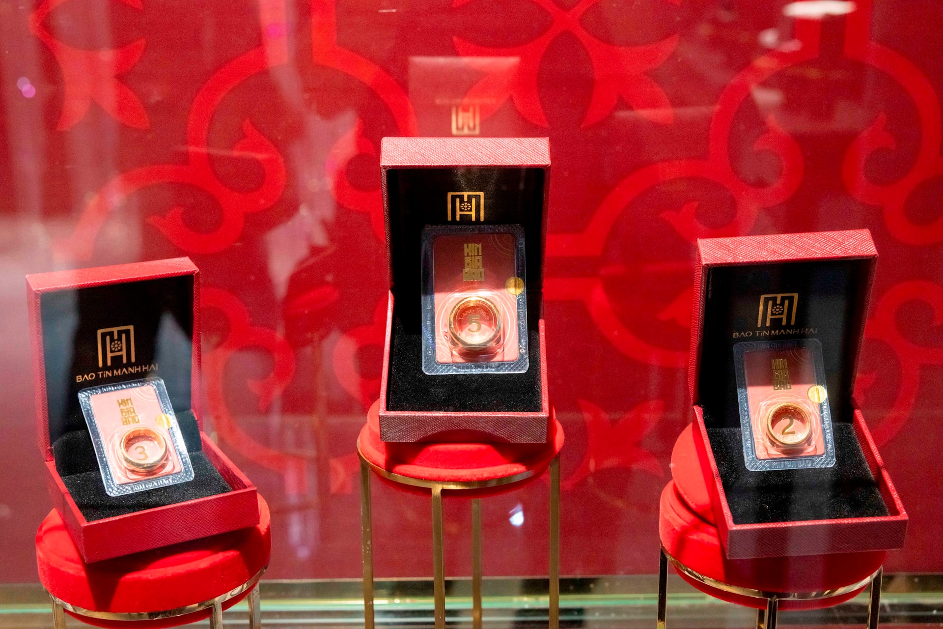 Giá vàng biến động trong 24h qua: Cập nhật thị trường và xu hướng đầu tư - Ảnh 2. Giá vàng biến động trong 24h qua: Cập nhật thị trường và xu hướng đầu tư - Ảnh 2.