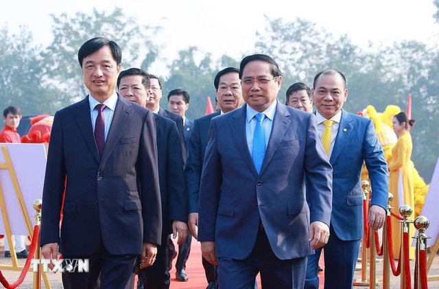 Thủ tướng trao thưởng cho Tập đoàn Sơn Hải và Đèo Cả tại sự kiện phát triển kinh tế vĩ mô - Ảnh 2. Thủ tướng trao thưởng cho Tập đoàn Sơn Hải và Đèo Cả tại sự kiện phát triển kinh tế vĩ mô - Ảnh 2.