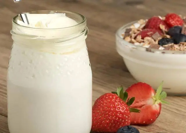 Lợi ích của sữa chua: Bí quyết sức khỏe tuyệt vời từ người phụ nữ 61 tuổi - Ảnh 3. Lợi ích của sữa chua: Bí quyết sức khỏe tuyệt vời từ người phụ nữ 61 tuổi - Ảnh 3.