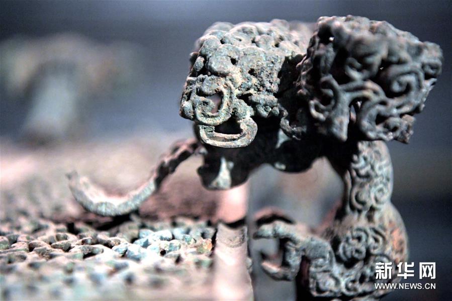 Hồ nước khô cạn tiết lộ di sản văn hóa 2 . 500 Năm với cổ vật nghịch thiên - Ảnh 3. Hồ nước khô cạn tiết lộ di sản văn hóa 2 . 500 Năm với cổ vật nghịch thiên - Ảnh 3.