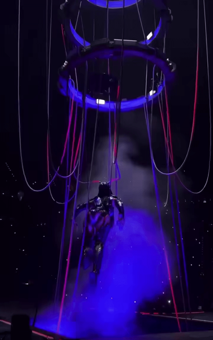 Sự giả dối của siêu sao hết thời: Thông báo cháy vé 6 concert, ngó vào trống hoác hơn nửa sân vận động- Ảnh 7. Sự giả dối của siêu sao hết thời: Thông báo cháy vé 6 concert, ngó vào trống hoác hơn nửa sân vận động- Ảnh 7.