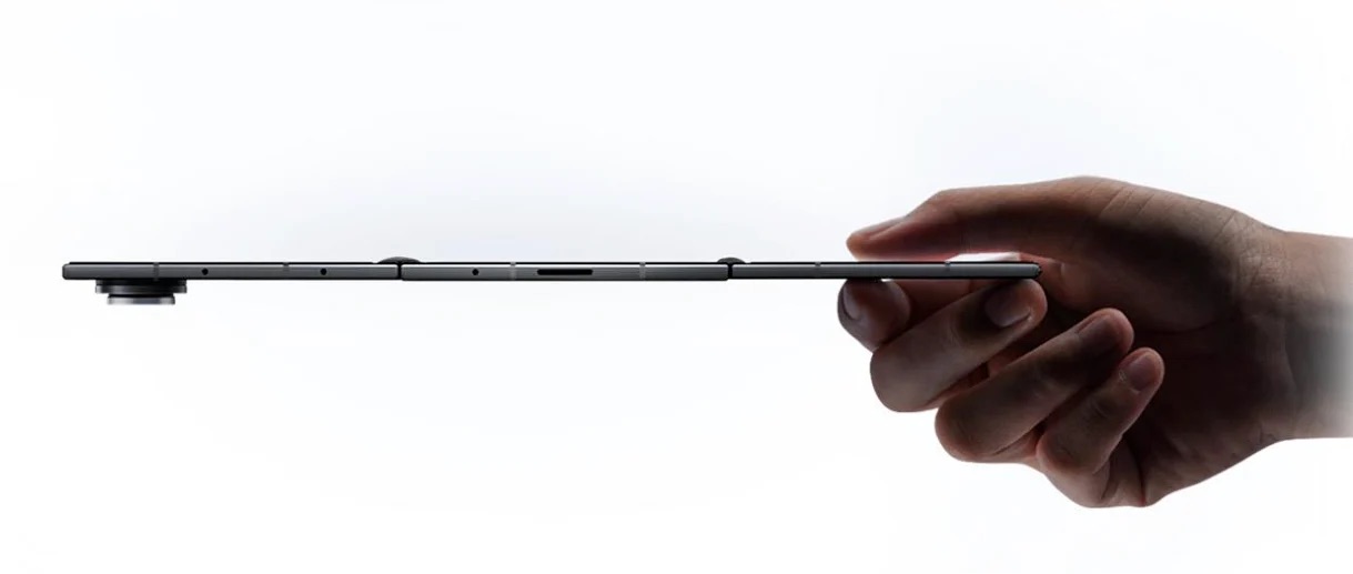 Samsung ra mắt Galaxy Z TriFold: Smartphone gập ba màn hình 10 inch hiện đại - Ảnh 2. Samsung ra mắt Galaxy Z TriFold: Smartphone gập ba màn hình 10 inch hiện đại - Ảnh 2.