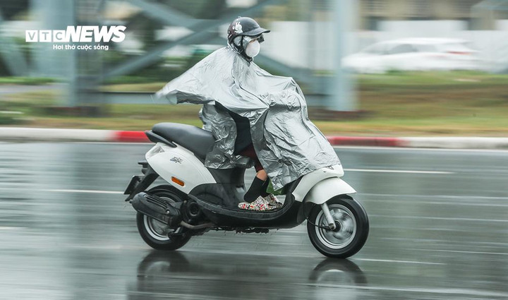 Không khí lạnh tràn về miền Bắc thời tiết Hà Nội mưa rải rác từ sáng 3 / 12 - Ảnh 1. Không khí lạnh tràn về miền Bắc thời tiết Hà Nội mưa rải rác từ sáng 3 / 12 - Ảnh 1.