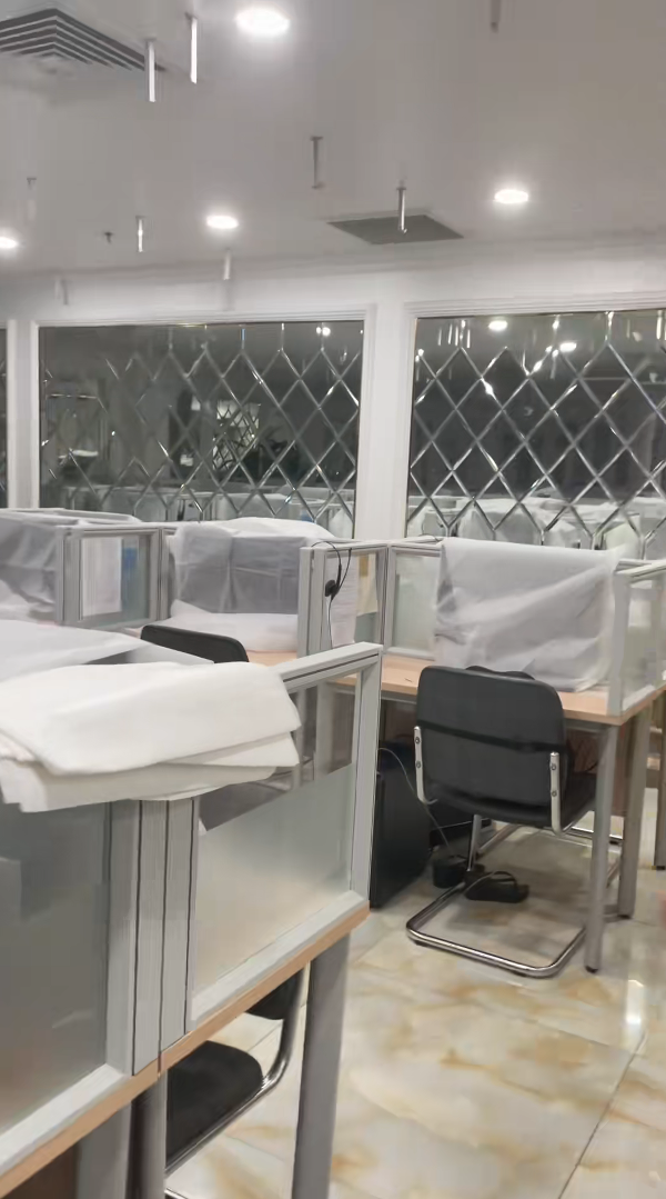 Thẩm mỹ viện Mailisa ngừng hoạt động hàng trăm nhân viên làm thủ tục nghỉ việc - Ảnh 3. Thẩm mỹ viện Mailisa ngừng hoạt động hàng trăm nhân viên làm thủ tục nghỉ việc - Ảnh 3.