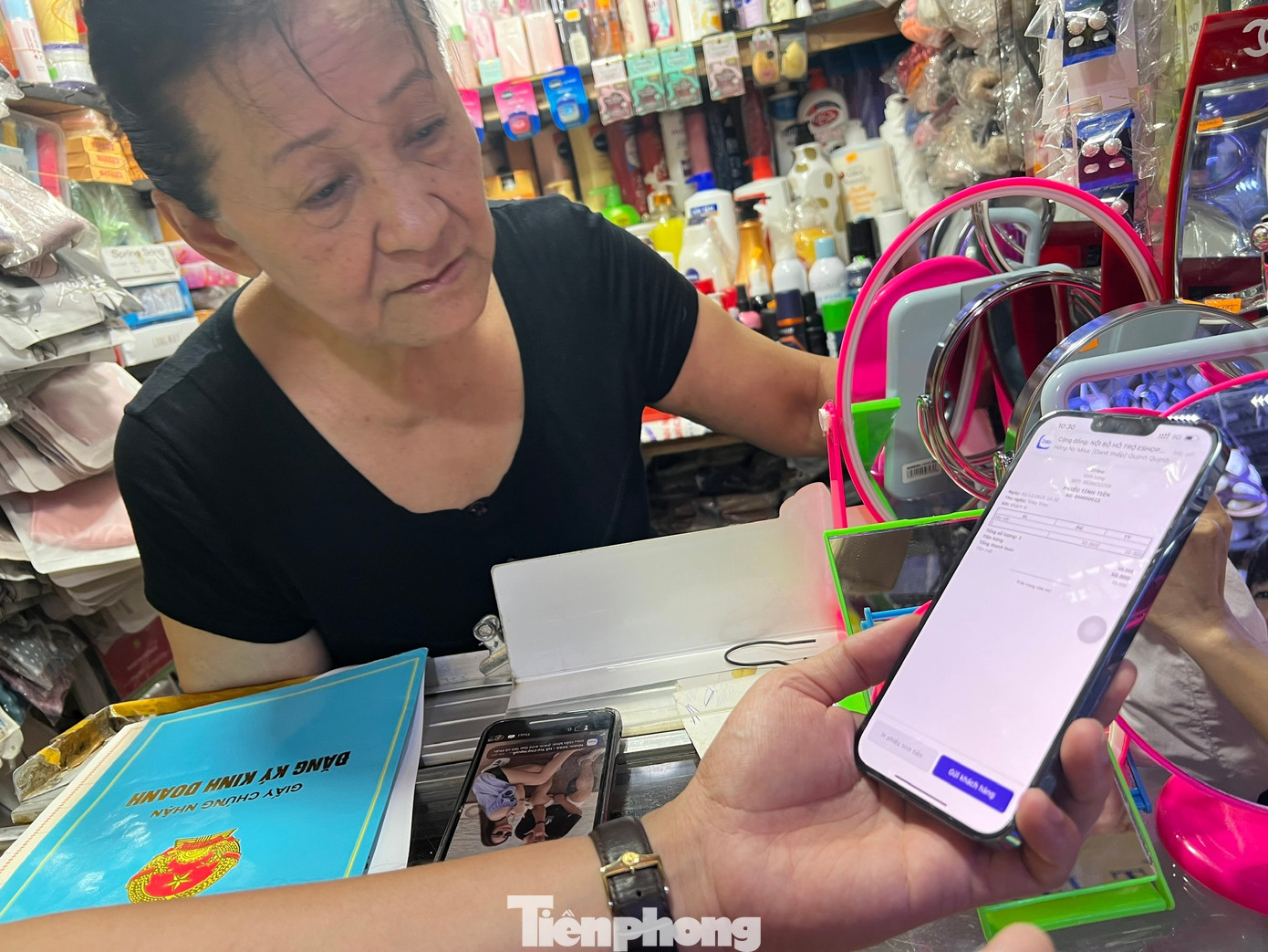 - Ảnh 4. - Ảnh 4.