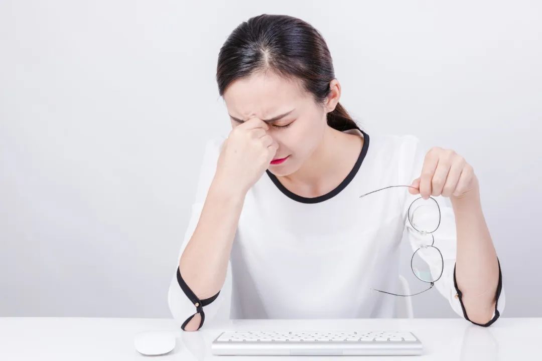 Người có lá lách và dạ dày suy yếu thường lộ ngay ra trên mặt: Thay đổi 4 thói quen giúp phục hồi một nửa- Ảnh 2. Người có lá lách và dạ dày suy yếu thường lộ ngay ra trên mặt: Thay đổi 4 thói quen giúp phục hồi một nửa- Ảnh 2.